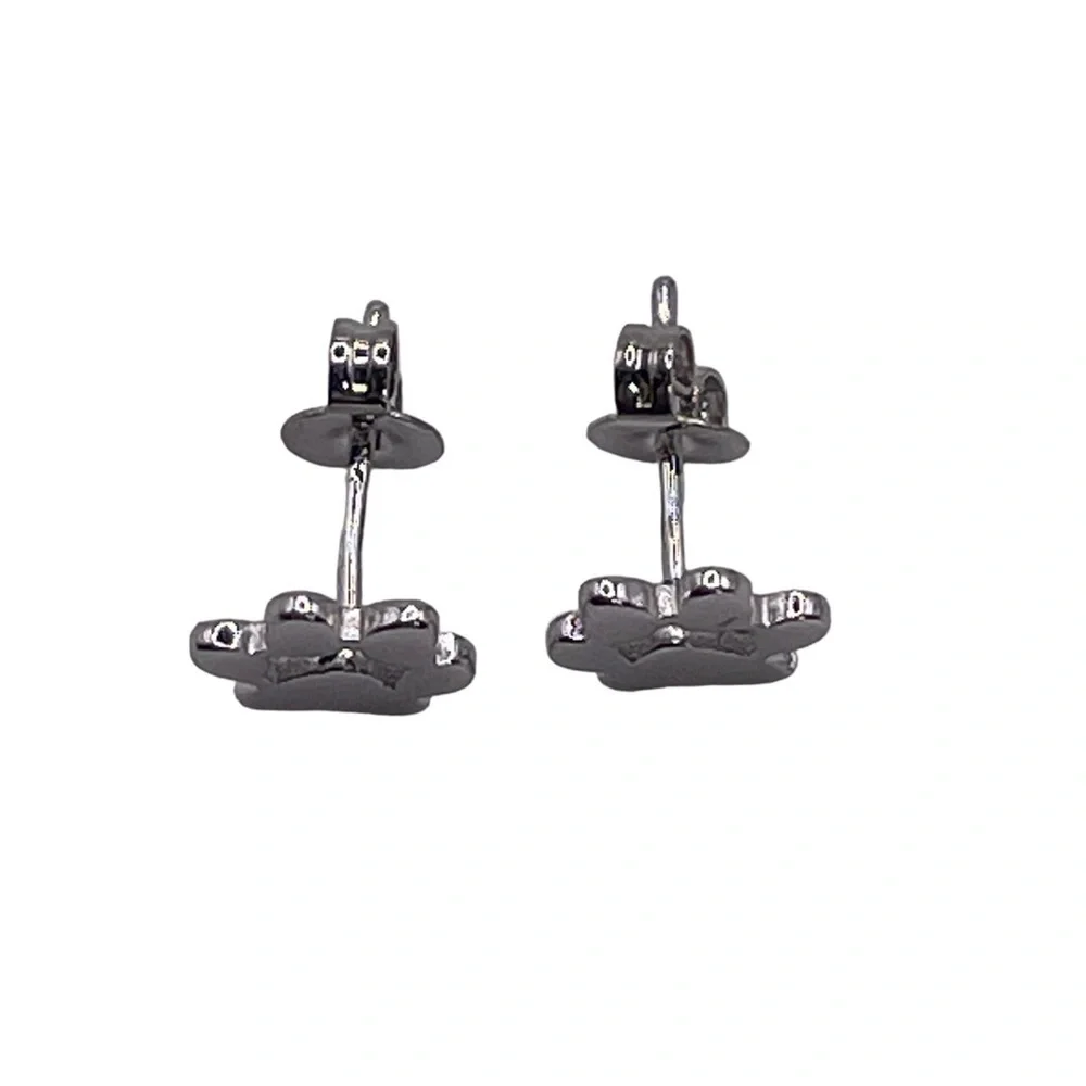 N/A stud earrings